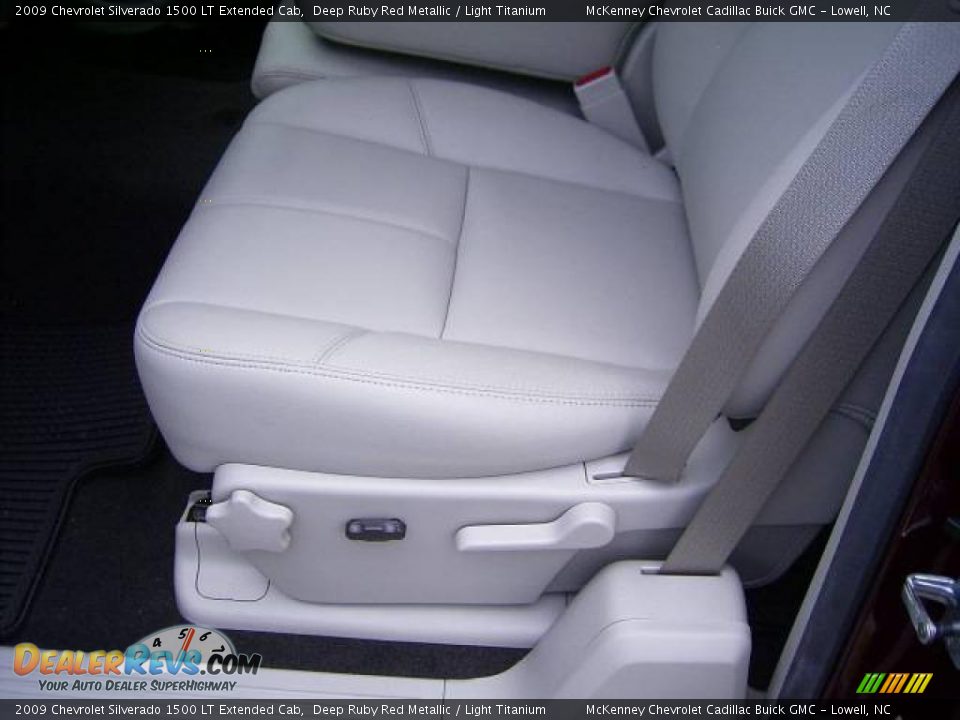 2009 Chevrolet Silverado 1500 LT Extended Cab Deep Ruby Red Metallic / Light Titanium Photo #9