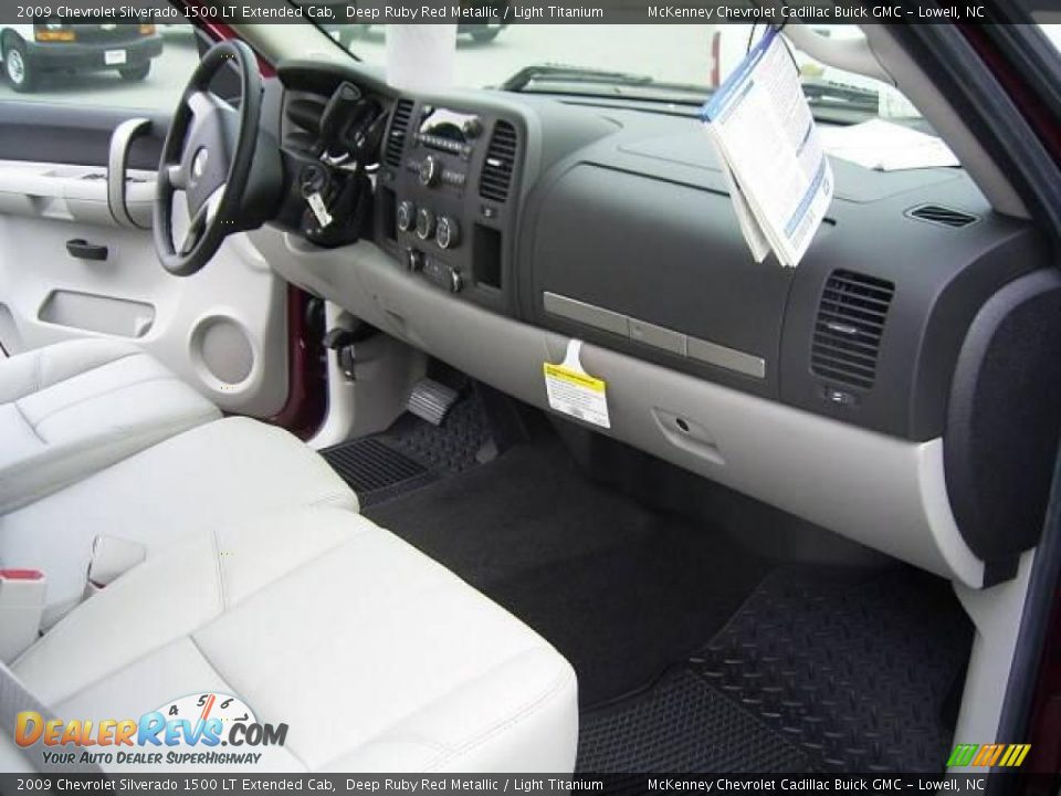 2009 Chevrolet Silverado 1500 LT Extended Cab Deep Ruby Red Metallic / Light Titanium Photo #16