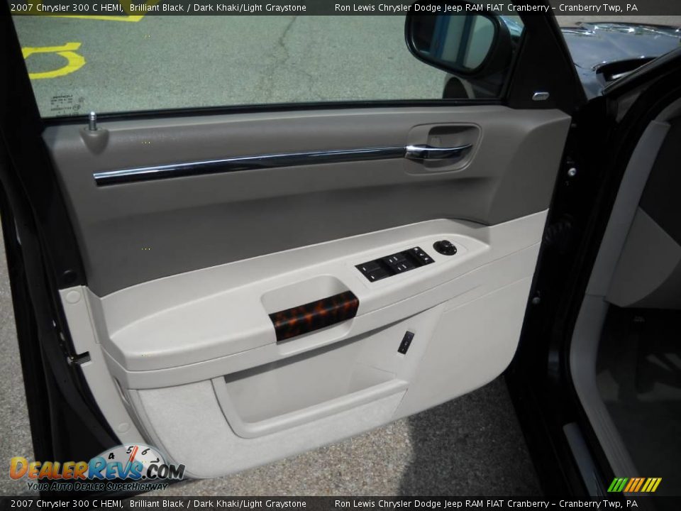 2007 Chrysler 300 C HEMI Brilliant Black / Dark Khaki/Light Graystone Photo #6