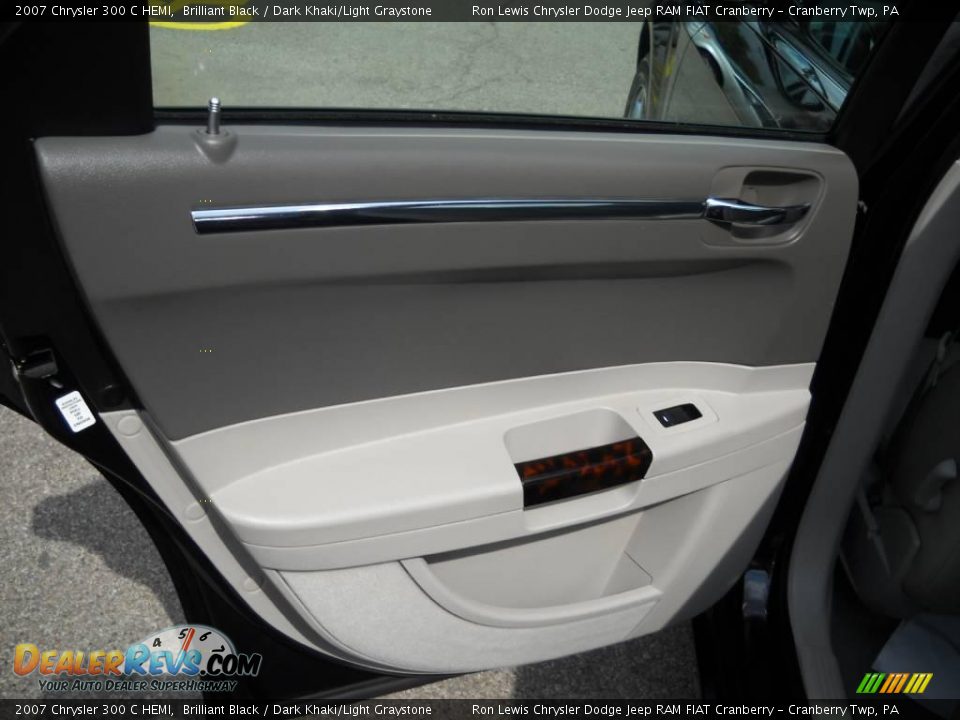 2007 Chrysler 300 C HEMI Brilliant Black / Dark Khaki/Light Graystone Photo #10