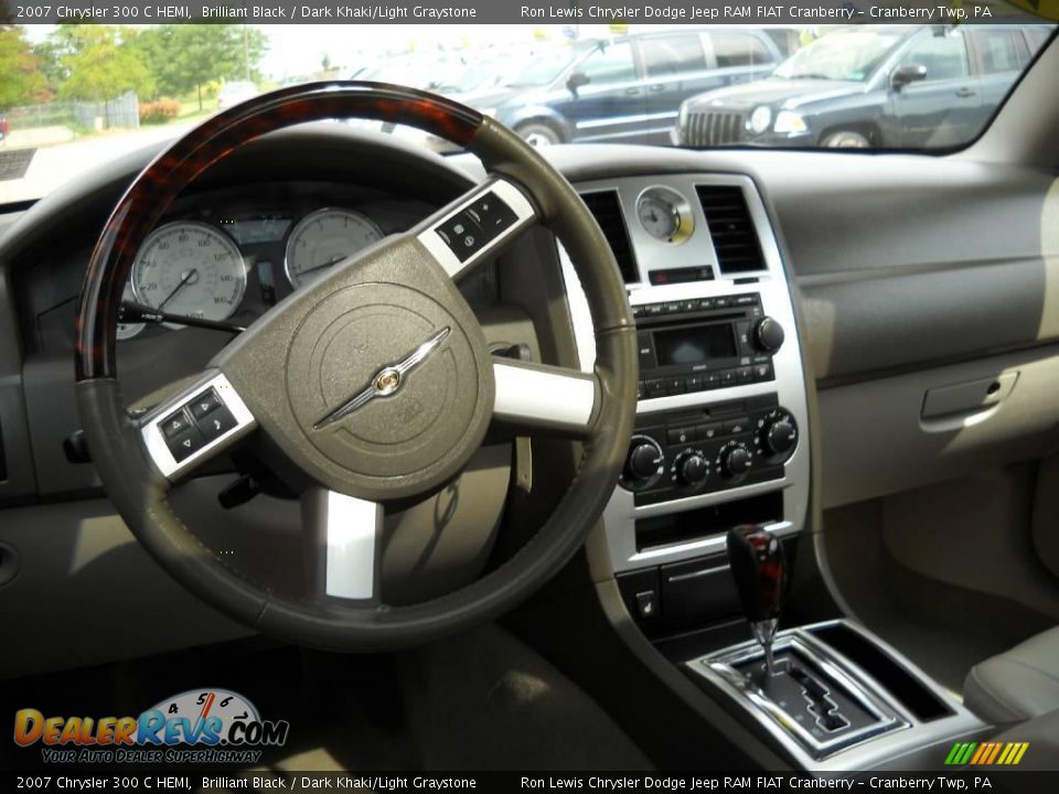 2007 Chrysler 300 C HEMI Brilliant Black / Dark Khaki/Light Graystone Photo #11