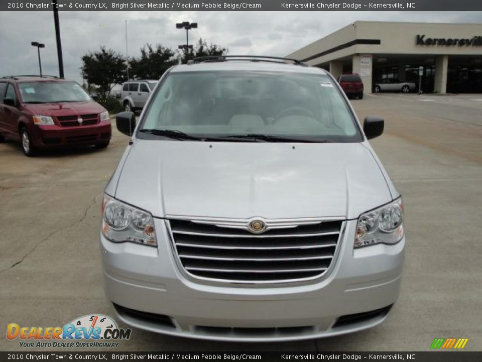 2010 Chrysler Town & Country LX Bright Silver Metallic / Medium Pebble Beige/Cream Photo #7