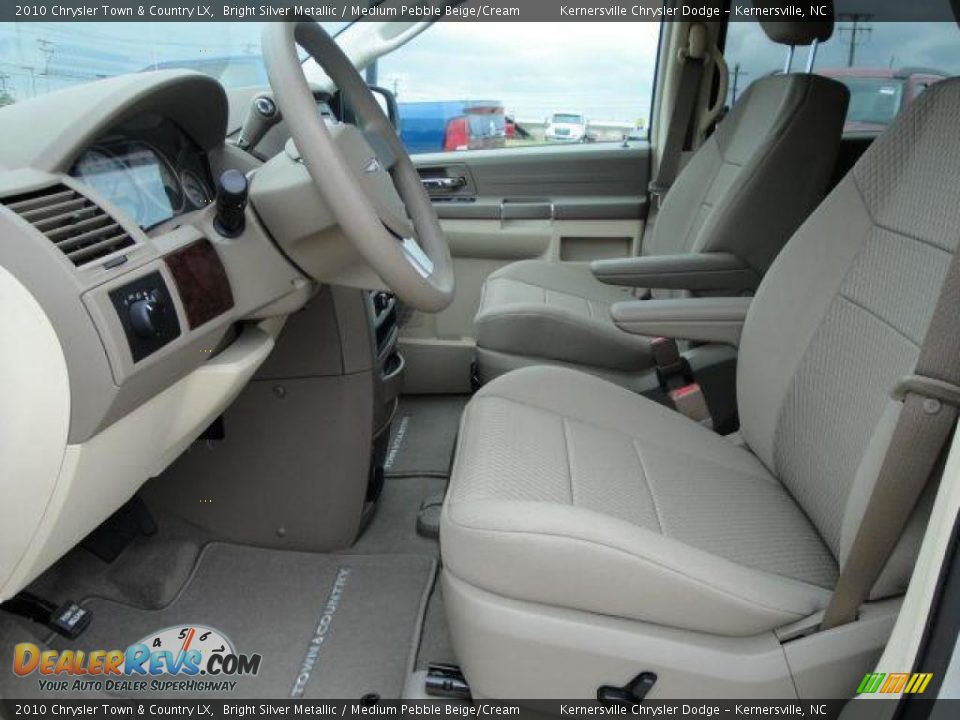 2010 Chrysler Town & Country LX Bright Silver Metallic / Medium Pebble Beige/Cream Photo #9