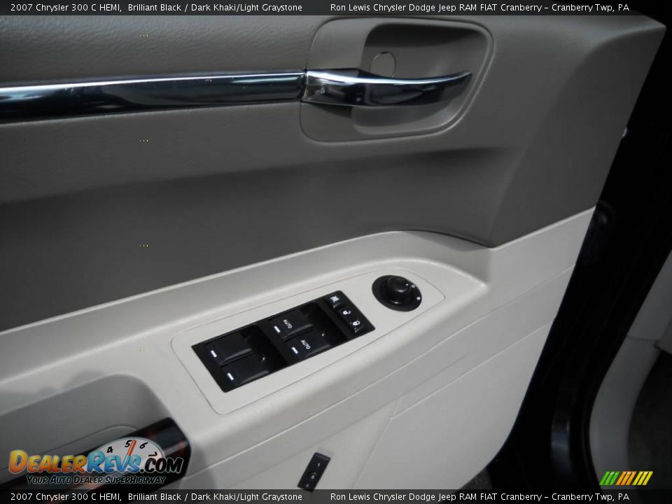 2007 Chrysler 300 C HEMI Brilliant Black / Dark Khaki/Light Graystone Photo #21