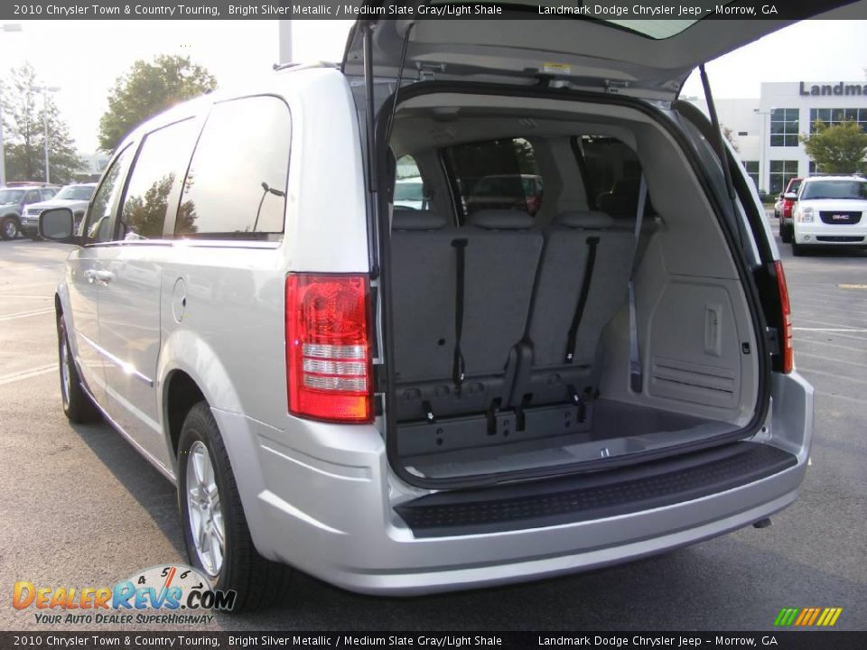 2010 Chrysler Town & Country Touring Trunk Photo #7