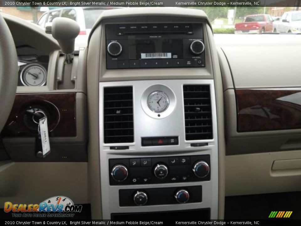 2010 Chrysler Town & Country LX Bright Silver Metallic / Medium Pebble Beige/Cream Photo #14