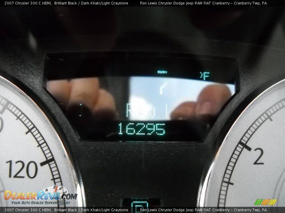 2007 Chrysler 300 C HEMI Brilliant Black / Dark Khaki/Light Graystone Photo #25