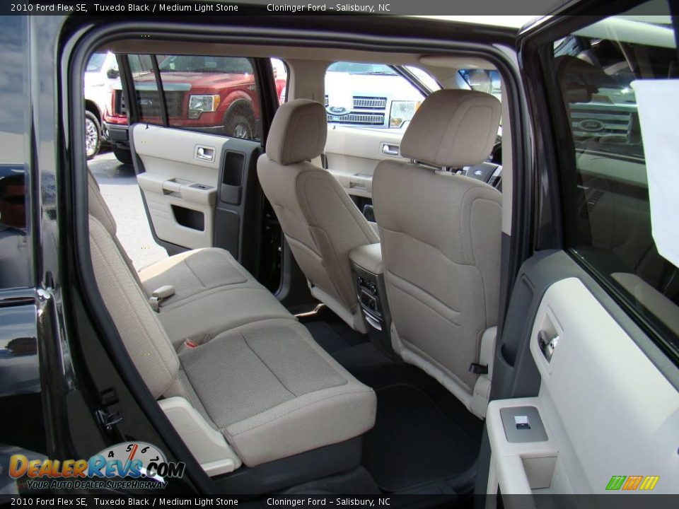 2010 Ford Flex SE Tuxedo Black / Medium Light Stone Photo #12