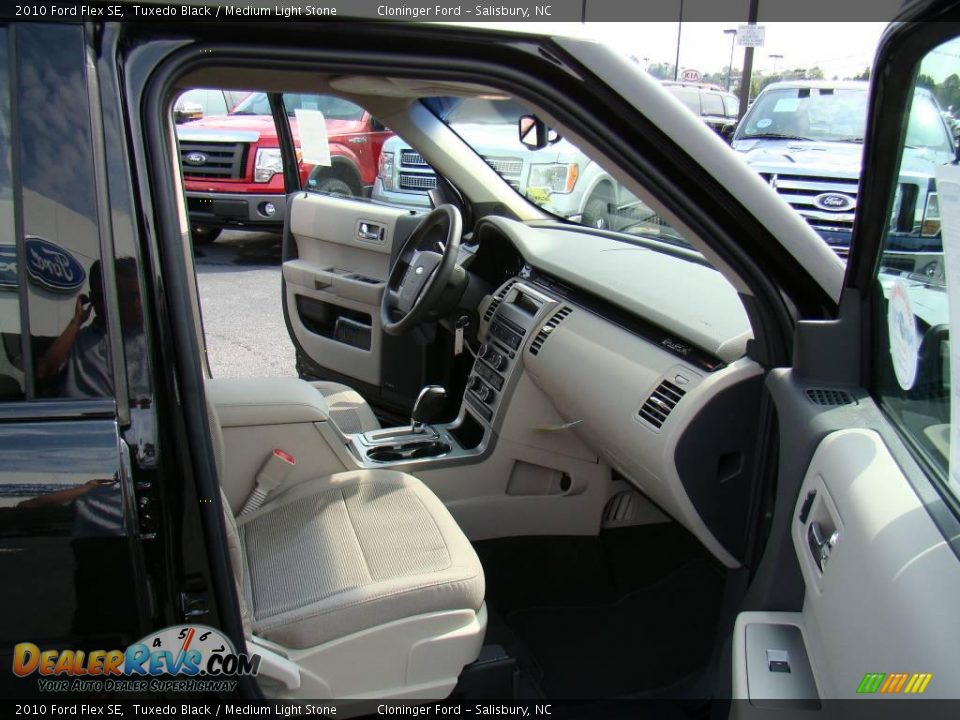 2010 Ford Flex SE Tuxedo Black / Medium Light Stone Photo #14