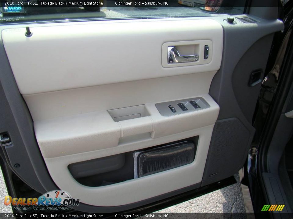 2010 Ford Flex SE Tuxedo Black / Medium Light Stone Photo #18