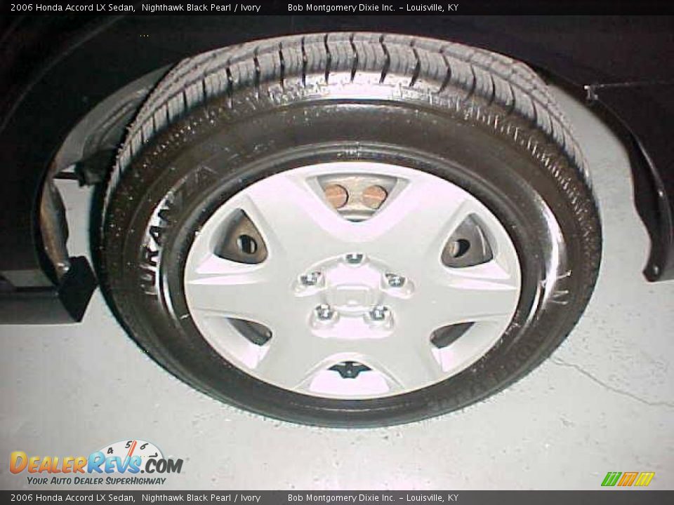 2006 Honda Accord LX Sedan Nighthawk Black Pearl / Ivory Photo #12