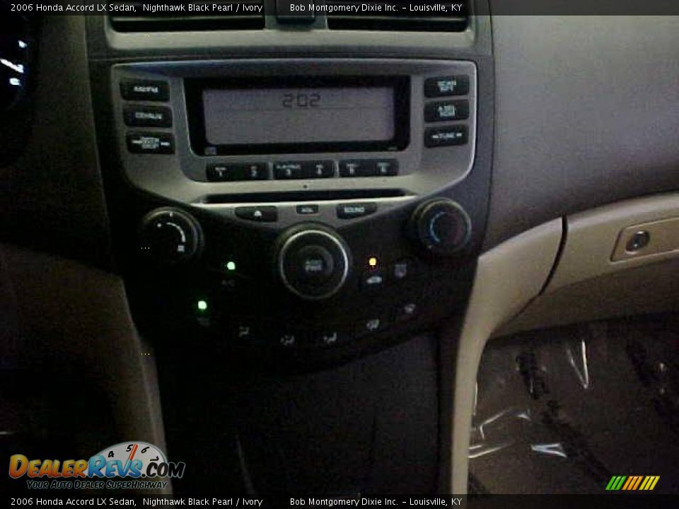 2006 Honda Accord LX Sedan Nighthawk Black Pearl / Ivory Photo #18