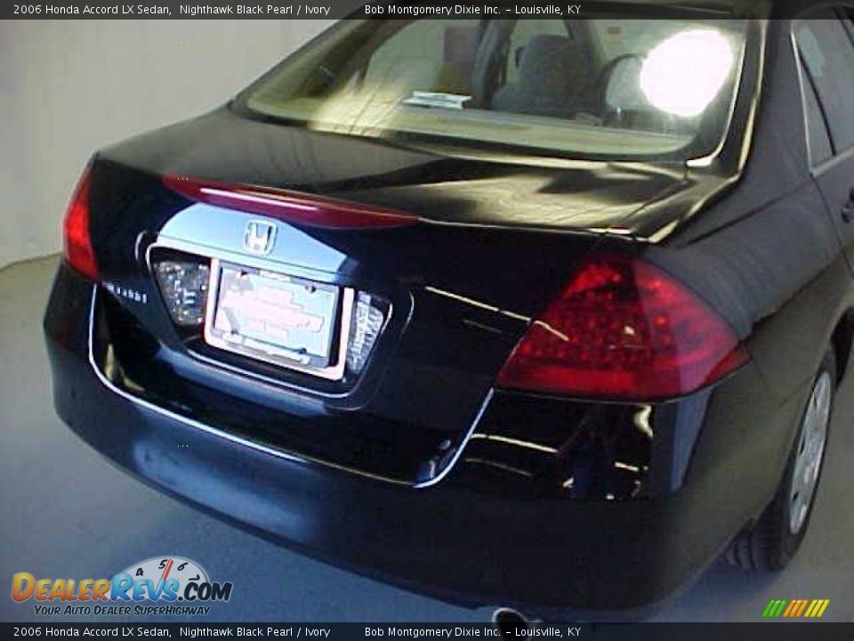2006 Honda Accord LX Sedan Nighthawk Black Pearl / Ivory Photo #29