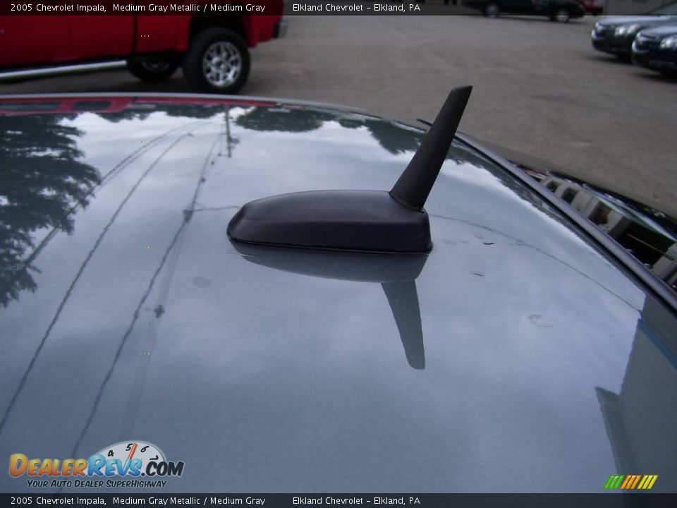 2005 Chevrolet Impala Medium Gray Metallic / Medium Gray Photo #10
