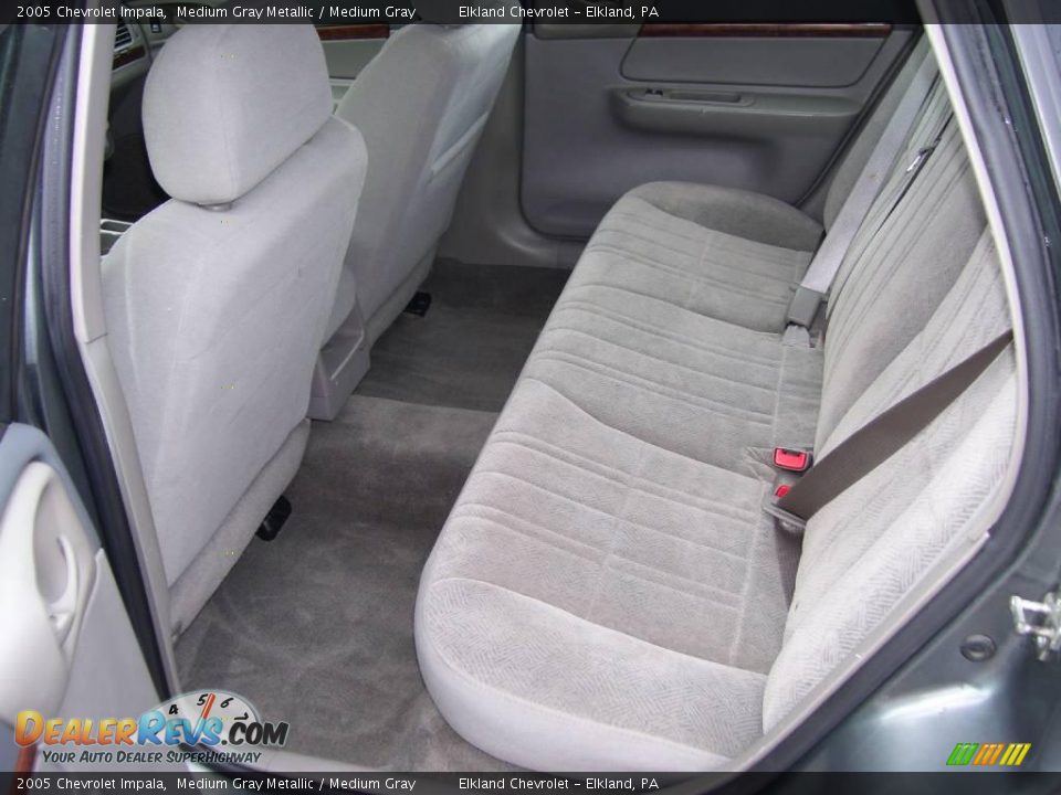 2005 Chevrolet Impala Medium Gray Metallic / Medium Gray Photo #23