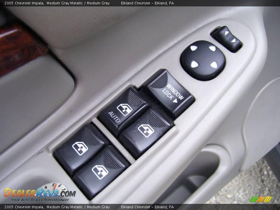 2005 Chevrolet Impala Medium Gray Metallic / Medium Gray Photo #25