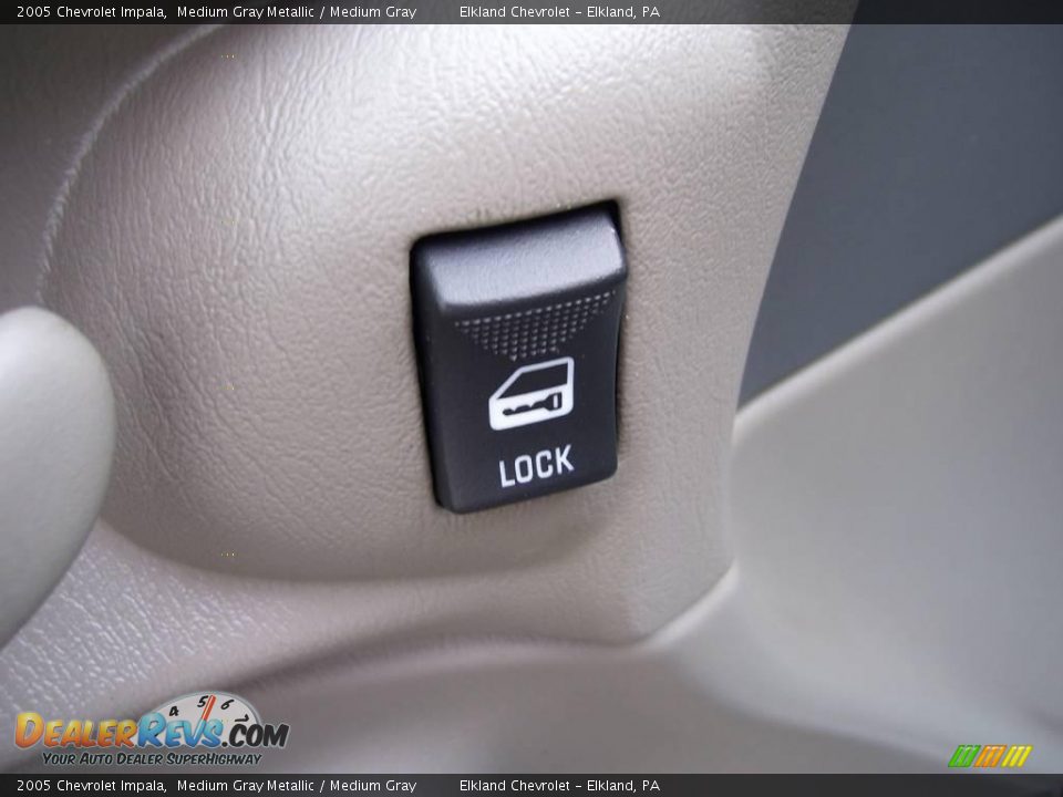 2005 Chevrolet Impala Medium Gray Metallic / Medium Gray Photo #26