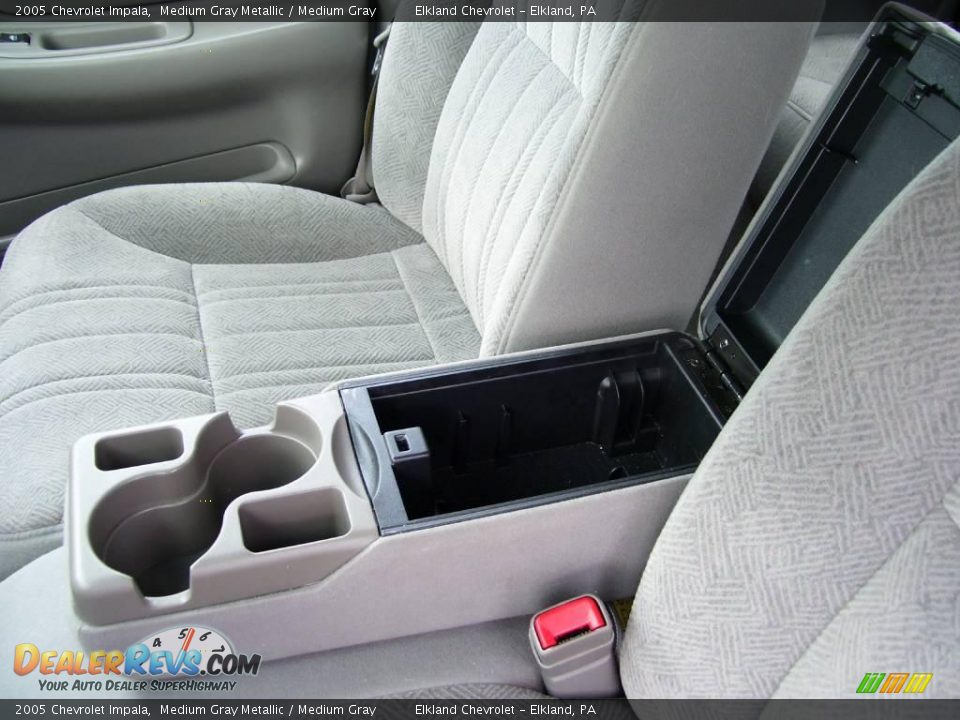 2005 Chevrolet Impala Medium Gray Metallic / Medium Gray Photo #30