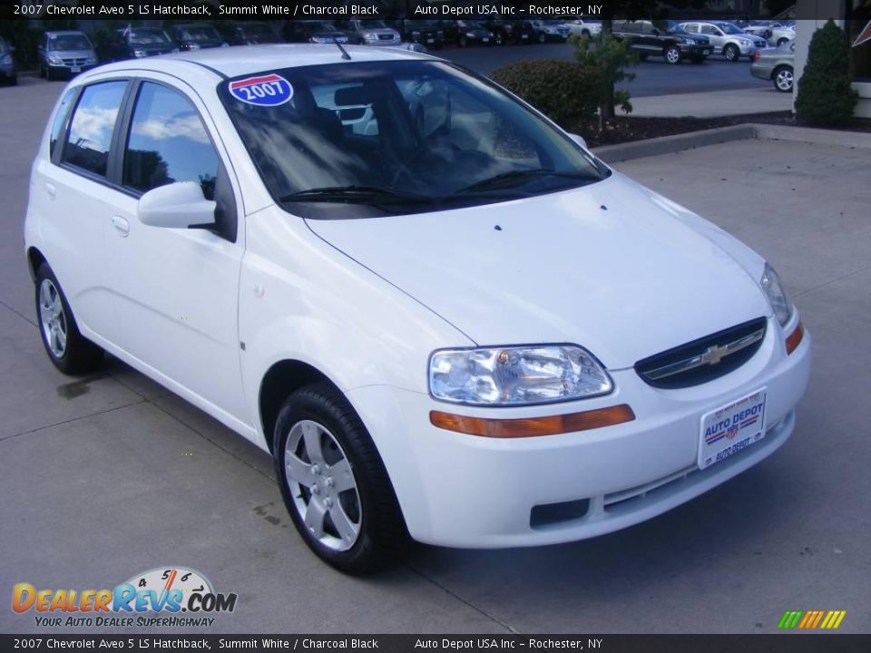 2007 Chevrolet Aveo 5 LS Hatchback Summit White / Charcoal Black Photo #2