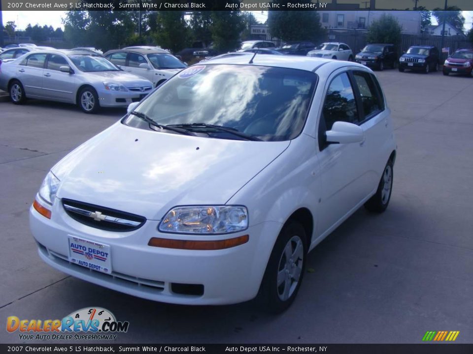 2007 Chevrolet Aveo 5 LS Hatchback Summit White / Charcoal Black Photo #4