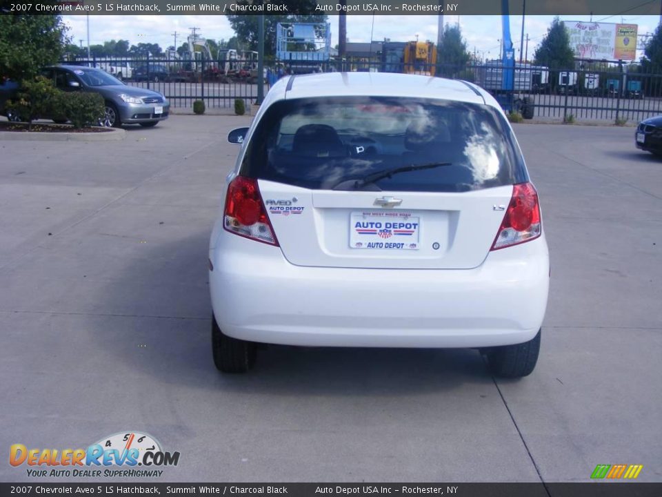 2007 Chevrolet Aveo 5 LS Hatchback Summit White / Charcoal Black Photo #6