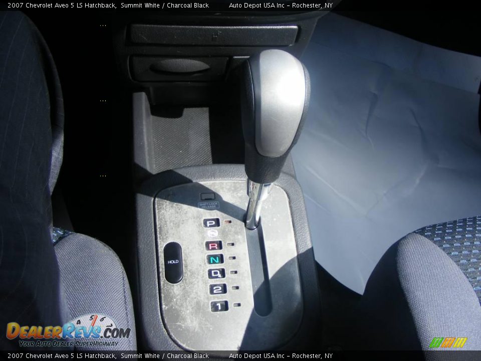 2007 Chevrolet Aveo 5 LS Hatchback Summit White / Charcoal Black Photo #12