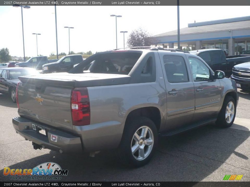 2007 Chevrolet Avalanche LTZ 4WD Graystone Metallic / Ebony Photo #6