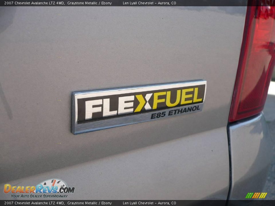 2007 Chevrolet Avalanche LTZ 4WD Graystone Metallic / Ebony Photo #14