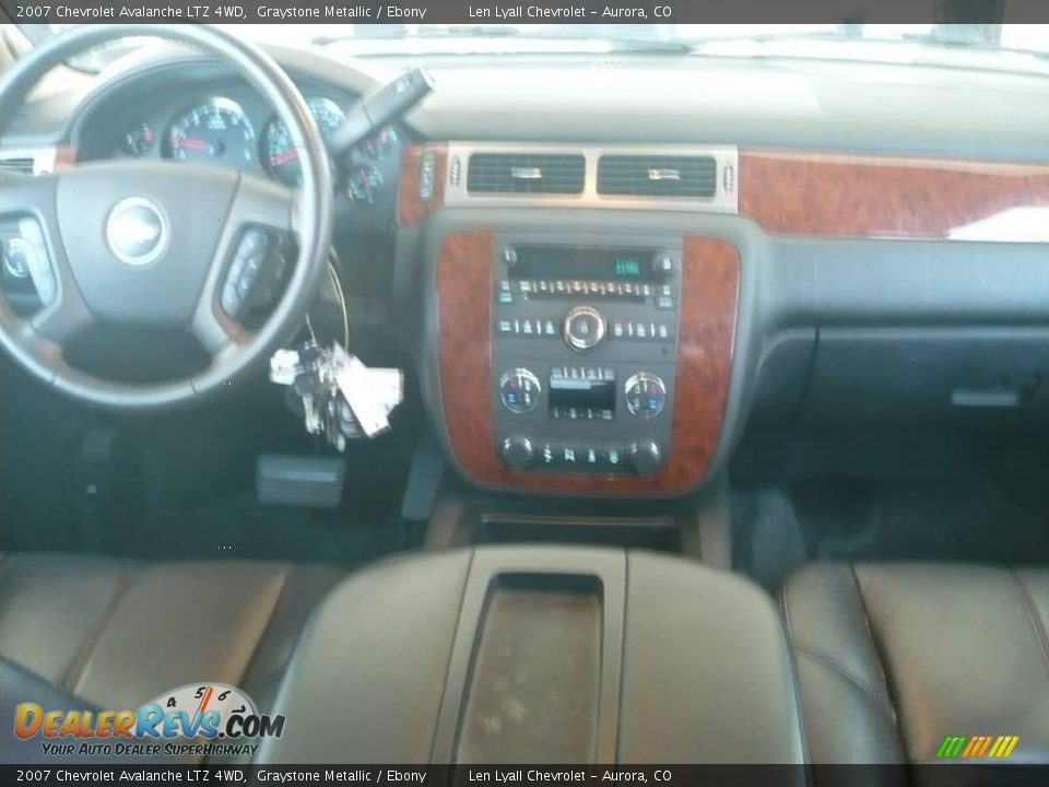 2007 Chevrolet Avalanche LTZ 4WD Graystone Metallic / Ebony Photo #18