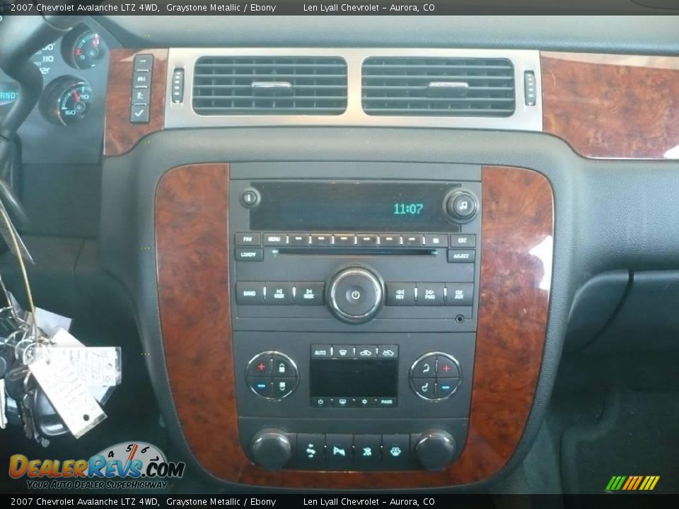 2007 Chevrolet Avalanche LTZ 4WD Graystone Metallic / Ebony Photo #20