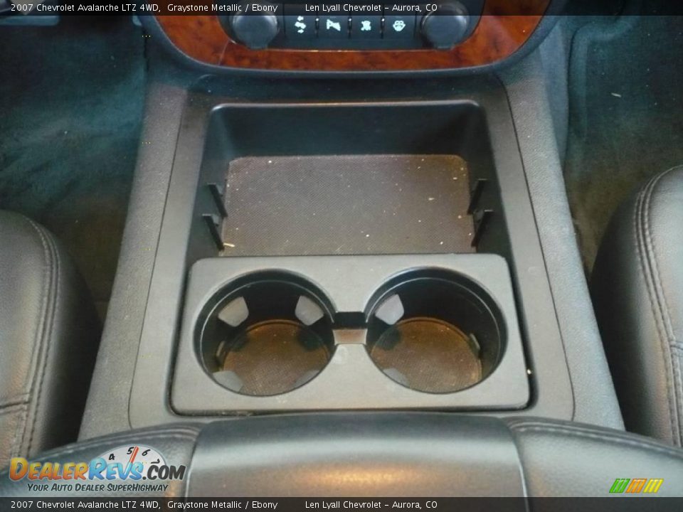 2007 Chevrolet Avalanche LTZ 4WD Graystone Metallic / Ebony Photo #21