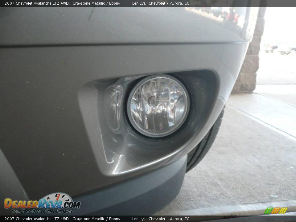 2007 Chevrolet Avalanche LTZ 4WD Graystone Metallic / Ebony Photo #24