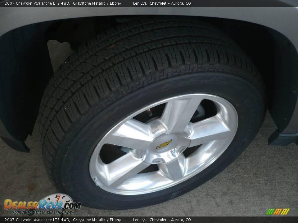 2007 Chevrolet Avalanche LTZ 4WD Graystone Metallic / Ebony Photo #25