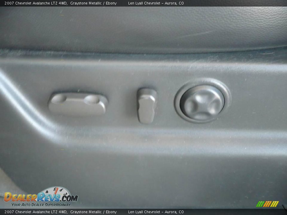 2007 Chevrolet Avalanche LTZ 4WD Graystone Metallic / Ebony Photo #26