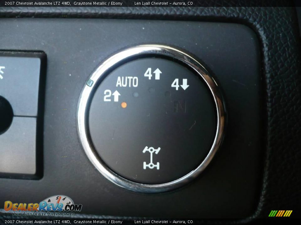 2007 Chevrolet Avalanche LTZ 4WD Graystone Metallic / Ebony Photo #27
