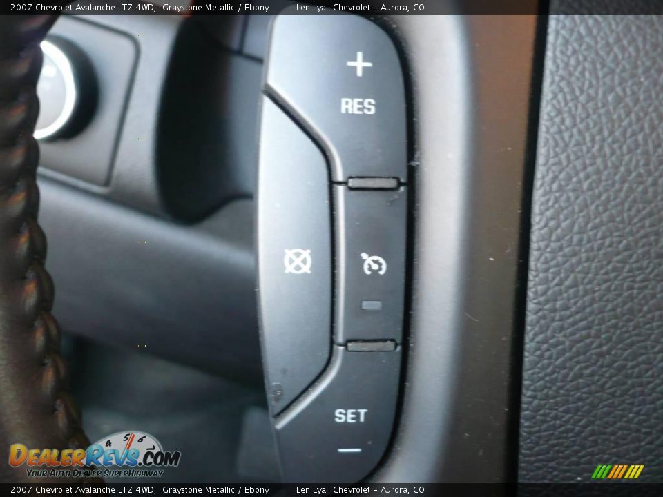2007 Chevrolet Avalanche LTZ 4WD Graystone Metallic / Ebony Photo #28