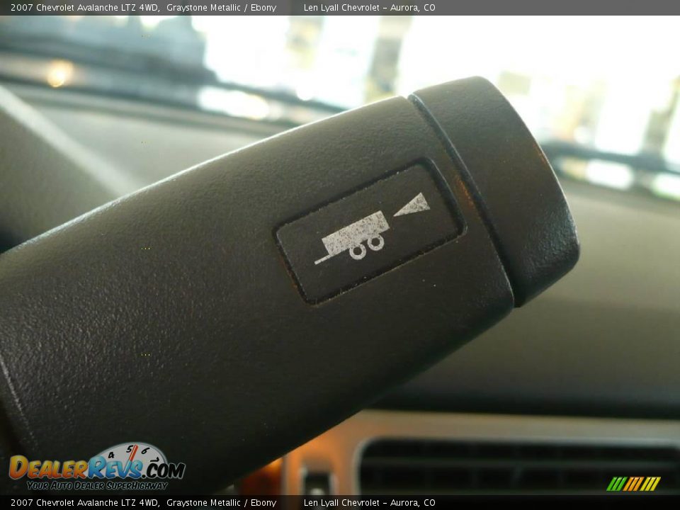 2007 Chevrolet Avalanche LTZ 4WD Graystone Metallic / Ebony Photo #30