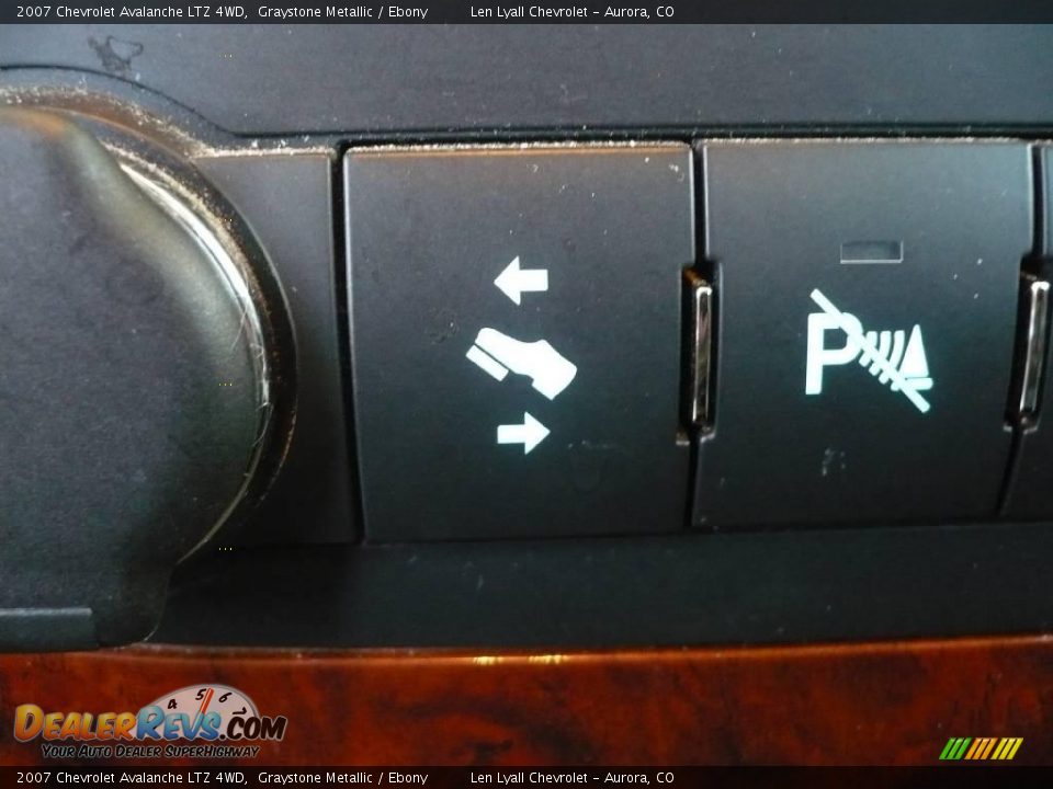 2007 Chevrolet Avalanche LTZ 4WD Graystone Metallic / Ebony Photo #34