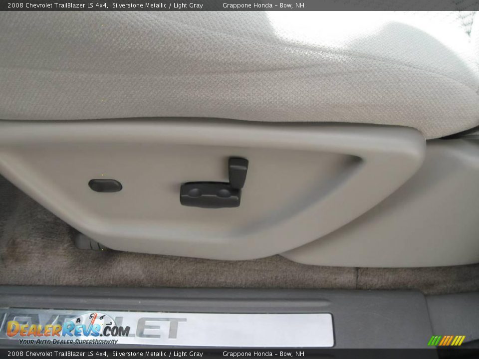 2008 Chevrolet TrailBlazer LS 4x4 Silverstone Metallic / Light Gray Photo #8
