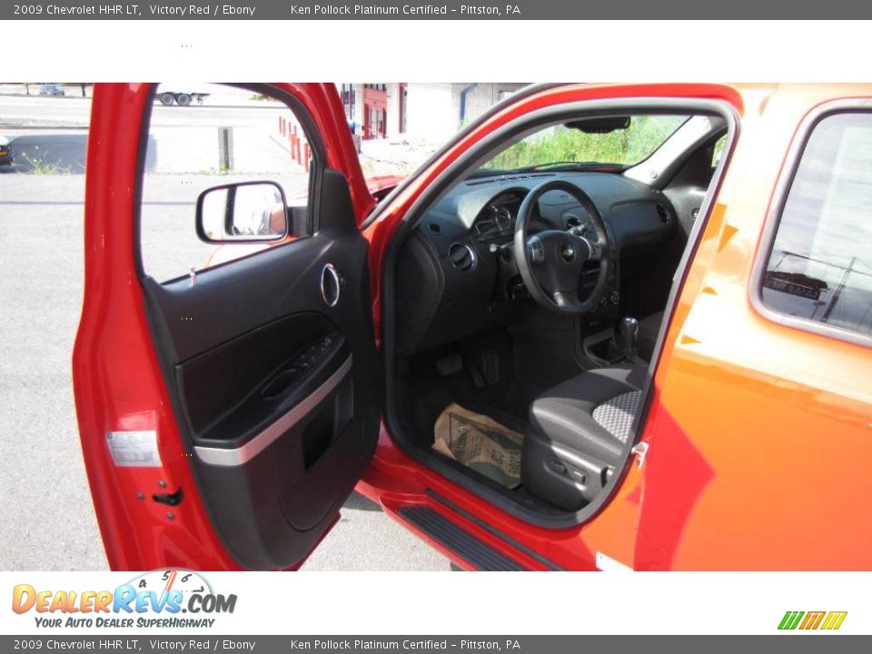 2009 Chevrolet HHR LT Victory Red / Ebony Photo #17