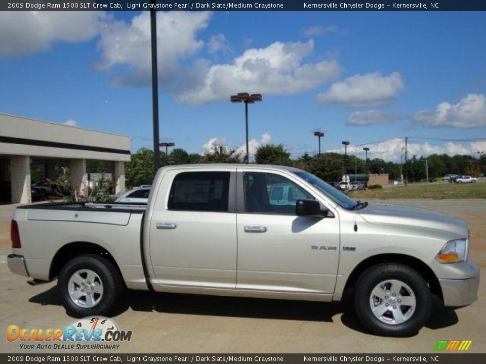 2009 Dodge Ram 1500 SLT Crew Cab Light Graystone Pearl / Dark Slate/Medium Graystone Photo #1