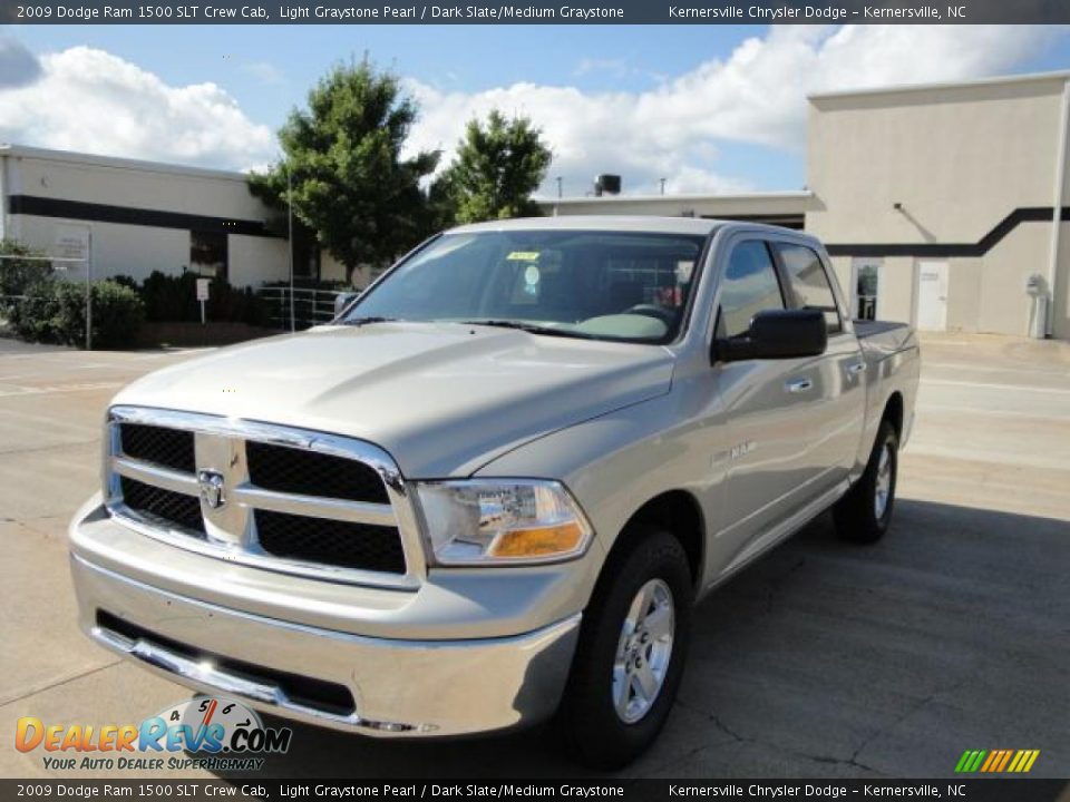 2009 Dodge Ram 1500 SLT Crew Cab Light Graystone Pearl / Dark Slate/Medium Graystone Photo #5