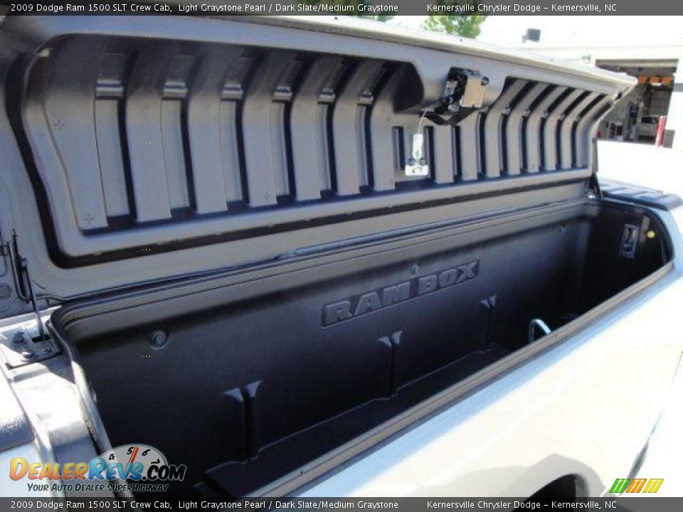 2009 Dodge Ram 1500 SLT Crew Cab Light Graystone Pearl / Dark Slate/Medium Graystone Photo #11