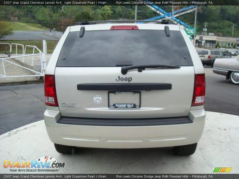2007 Jeep Grand Cherokee Laredo 4x4 Light Graystone Pearl / Khaki Photo #3