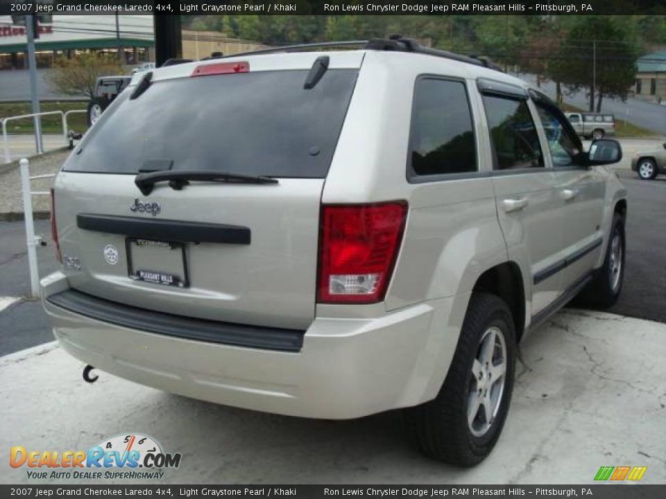 2007 Jeep Grand Cherokee Laredo 4x4 Light Graystone Pearl / Khaki Photo #4