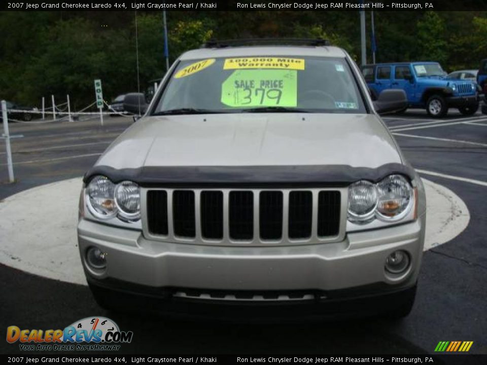 2007 Jeep Grand Cherokee Laredo 4x4 Light Graystone Pearl / Khaki Photo #7
