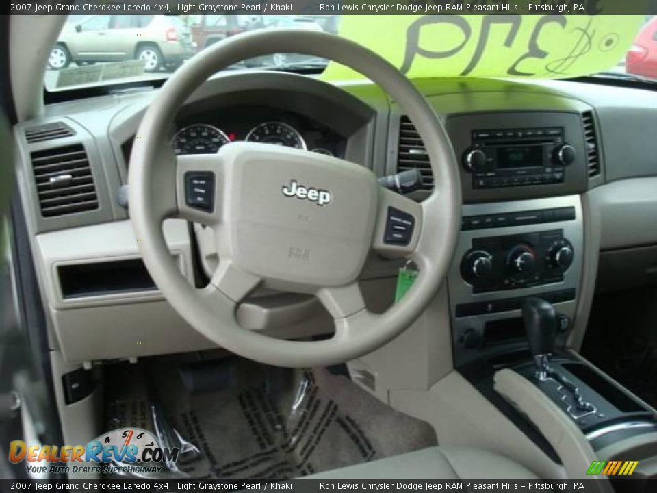 2007 Jeep Grand Cherokee Laredo 4x4 Light Graystone Pearl / Khaki Photo #21