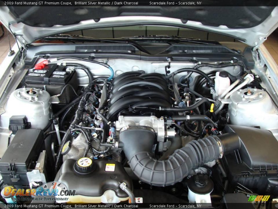 2009 Ford Mustang GT Premium Coupe Brilliant Silver Metallic / Dark Charcoal Photo #25