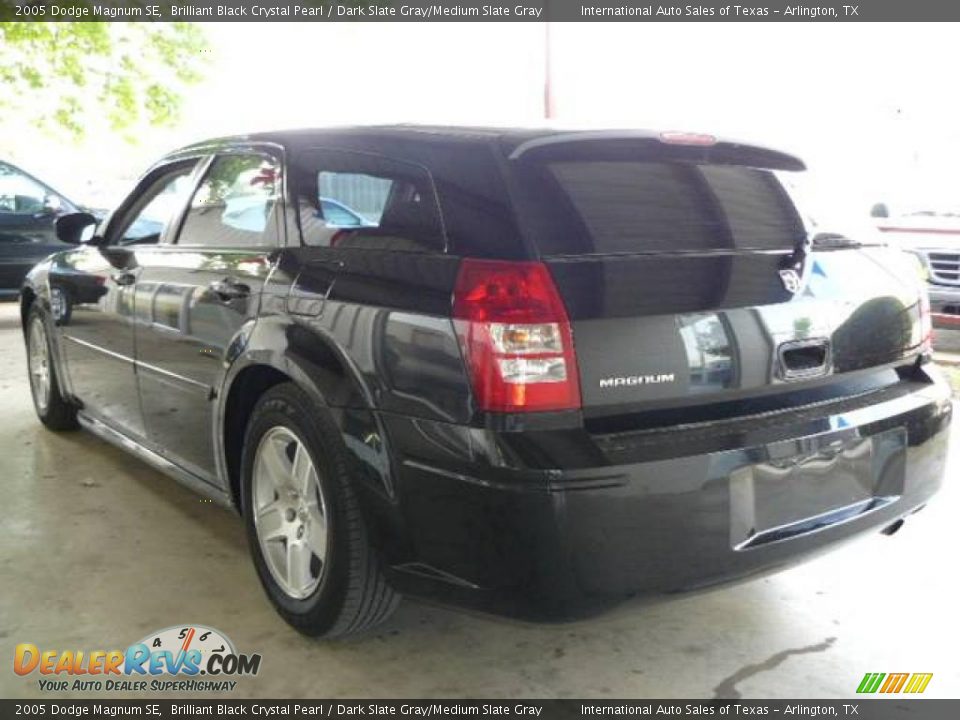 2005 Dodge Magnum SE Brilliant Black Crystal Pearl / Dark Slate Gray/Medium Slate Gray Photo #6