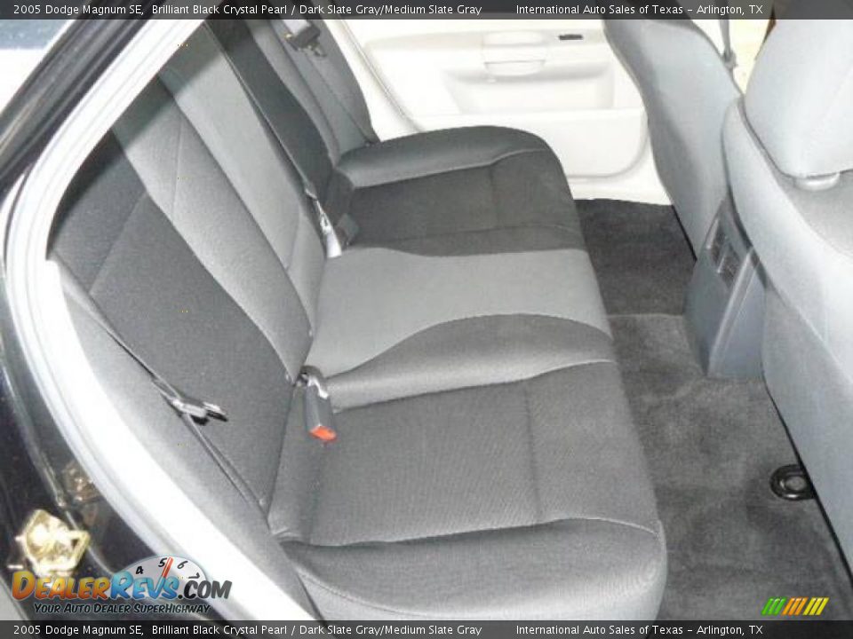 2005 Dodge Magnum SE Brilliant Black Crystal Pearl / Dark Slate Gray/Medium Slate Gray Photo #11